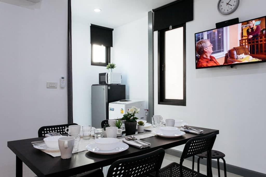 P4 Silom Large 2Beds Full Kitchen Wifi 4-6Pax Διαμέρισμα Μπανγκόκ Εξωτερικό φωτογραφία