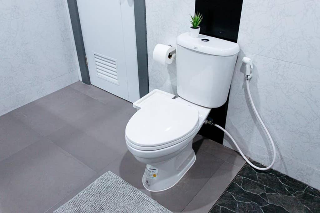 P4 Silom Large 2Beds Full Kitchen Wifi 4-6Pax Διαμέρισμα Μπανγκόκ Εξωτερικό φωτογραφία